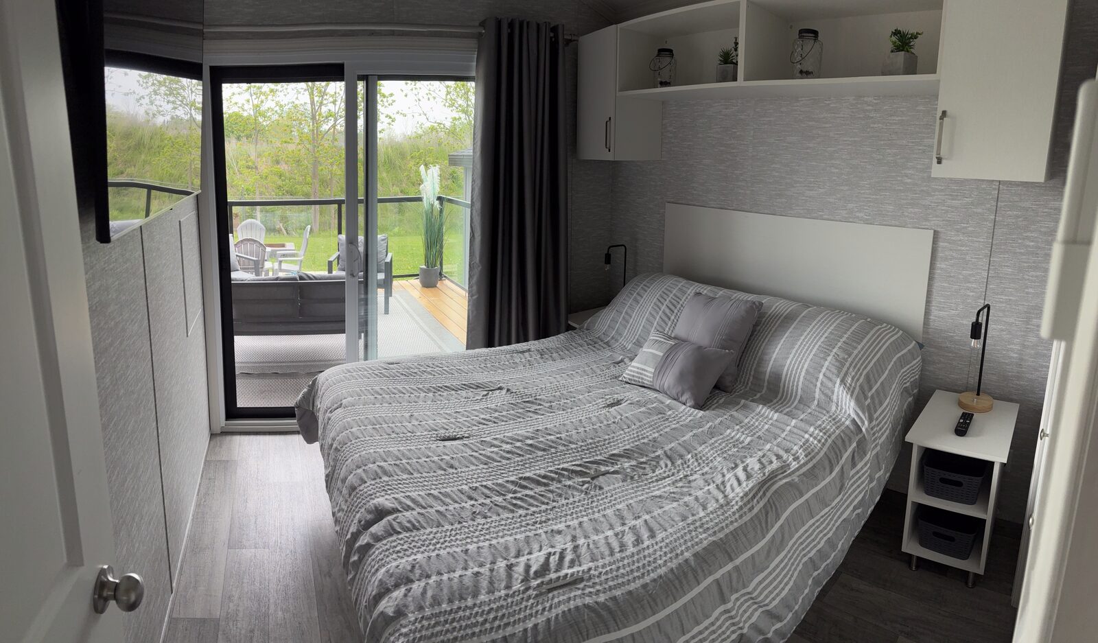 Master bedroom with walkout to deck